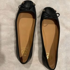 Tory Burch Black Leather Ballet Flat size 7M
